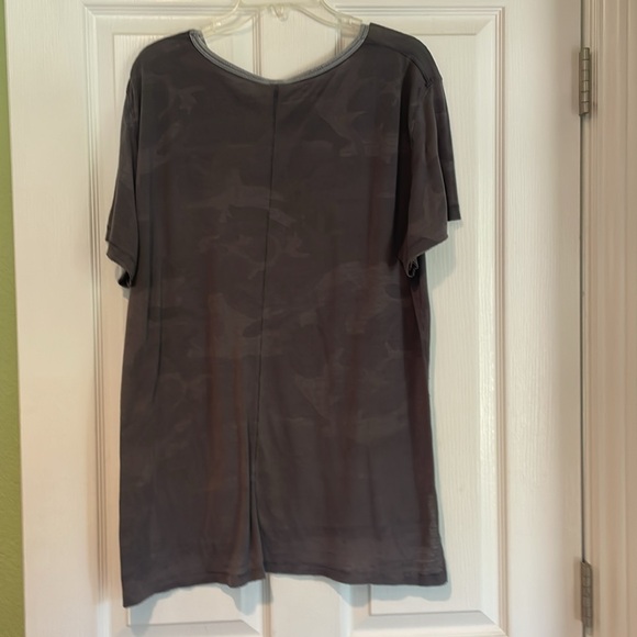 EUC We The Free/ FP Grey Camo Tee L - Picture 5 of 7